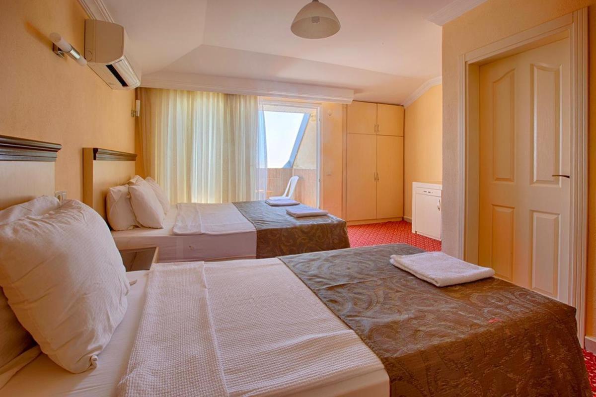 Azak Blue Otel 오쿠르칼라르 외부 사진